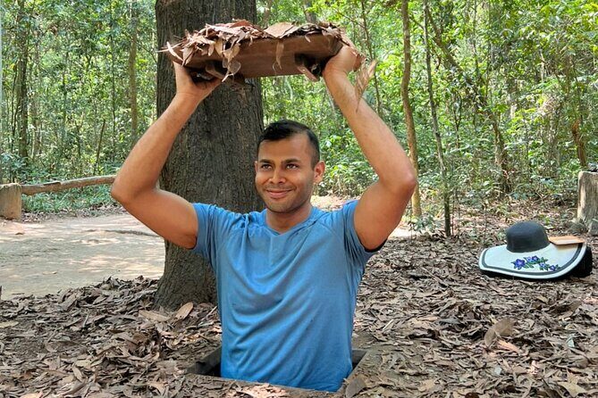 Combine Cu Chi Tunnels & City Tour by DGT - Saigon Central Post Office: a quick French-photo stop that pays off