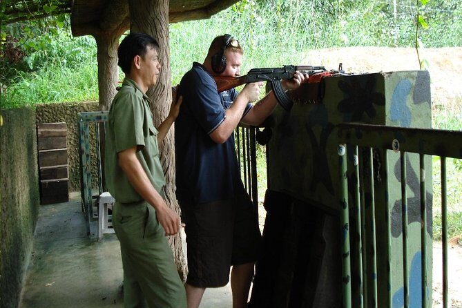 Cu Chi Tunnels and Cao Dai Temple private tour full day - First stop: Cao Dai Temple and the noon ceremony atmosphere