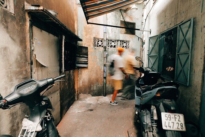 Early Riser Walk: Grandma Noodles, Cafe, Exotic Fruits & History - Your early-morning Saigon plan starts with the right mindset