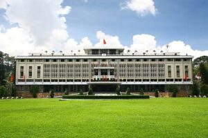 Ho Chi Minh City & Cu Chi Tunnels Full Day Tour - Independence Palace (Reunification Palace): A Building That Watched Everything