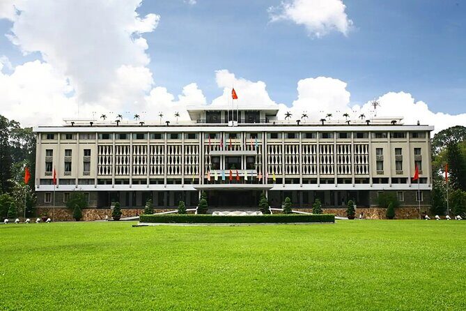 Ho Chi Minh City & Cu Chi Tunnels Full Day Tour - Independence Palace (Reunification Palace): A Building That Watched Everything