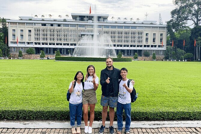 Ho Chi Minh City private walking tours with young local volunteers - Why a student-volunteer walking tour is a smart way to start Saigon