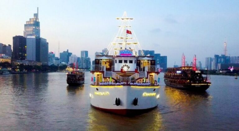 Ho Chi Minh: Private City Tour and Dinner Cruise with Buffet - Choosing Cyclo or Scooter From the Opera House Meeting Point