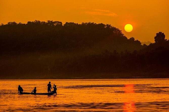 PRIVATE Luxury Sunset Mekong Afternoon trip from HCM city - Bee Farm, Honey Tea, and Rowing Quiet Branches: Small Stops With Personality