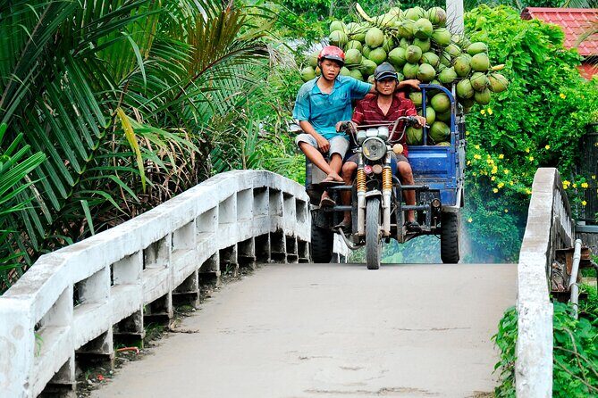 Private Mekong Delta & My Tho Full-Day Guided Tour - Floating fish farms: seeing how life works on the water
