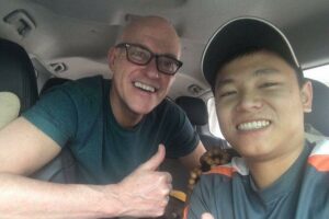 Saigon Airport to Ho Chi Minh City Center Private Transfer - How the Saigon Phoenix WhatsApp plan helps with delays
