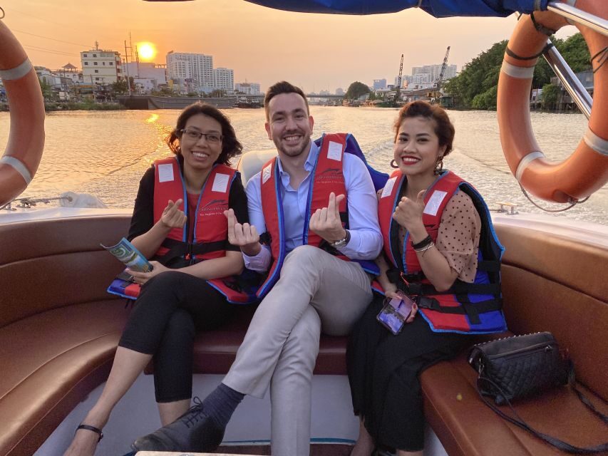 VIP Tour Enjoy Romantic Sunset by Speed Boat Free Cocktail - The Speedboat Ride: Why the “Smaller Feel” Works