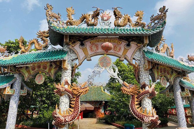 VIP Tour in Dragon Floating Temple sightseeing by SpeedBoat - Dragon Floating Temple (Snake Island): the star stop