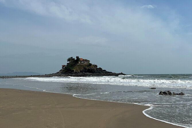Vung Tau Essential: Beach, Christ Statue & Colonial Heritage - Jesus Christ Statue: the 32-meter climb, dress rules, and sea views